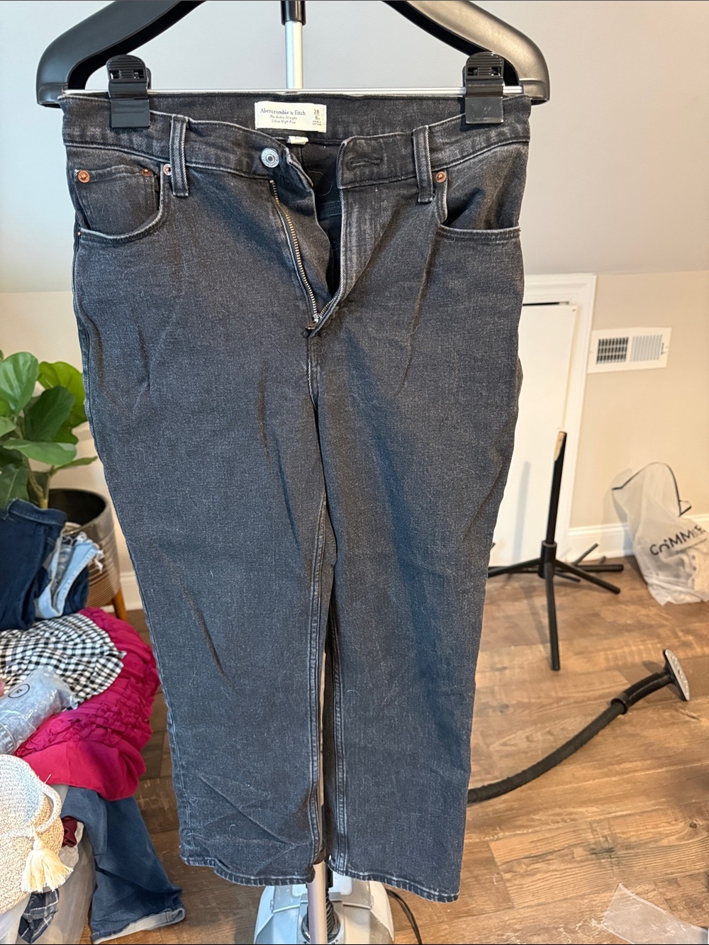Abercrombie & Fitch Women's Charcoal Straight-Leg Jeans